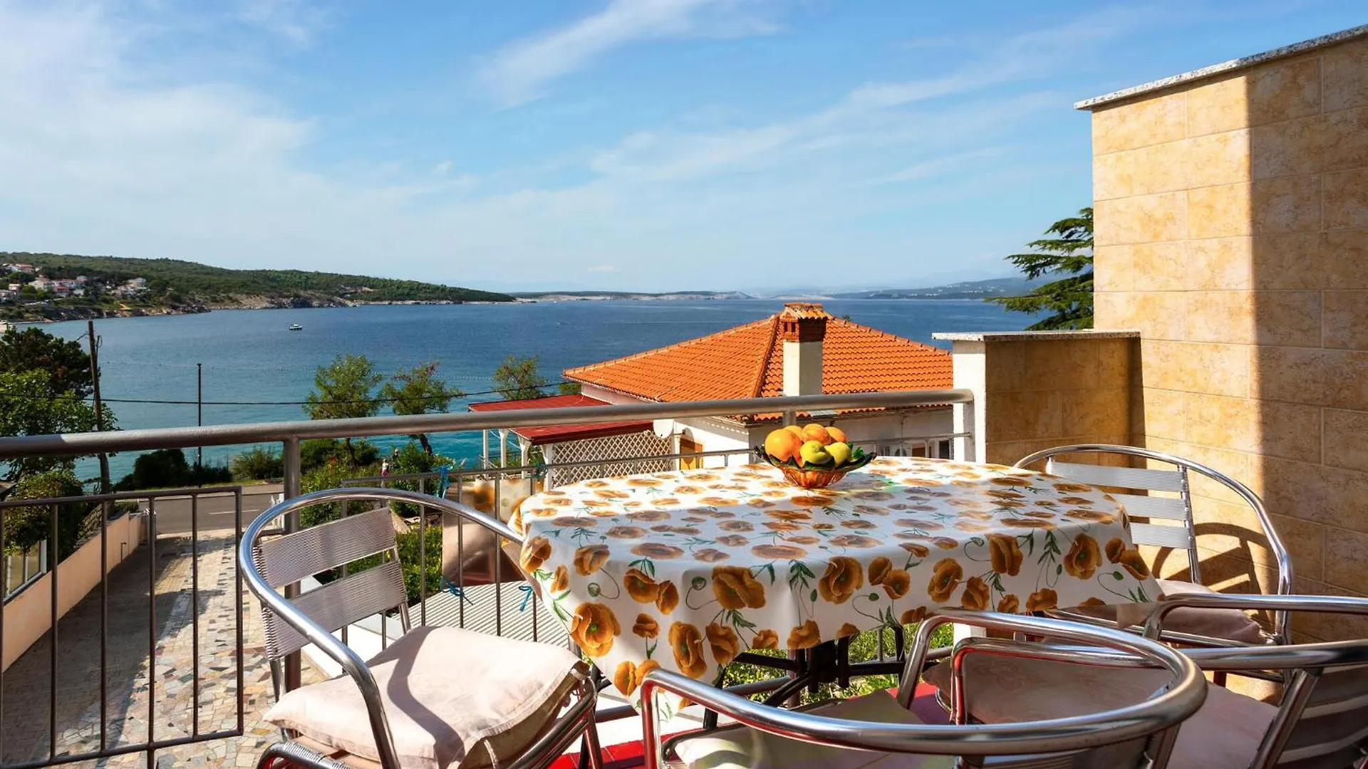 Beautiful Apartment In Silo With Wifi